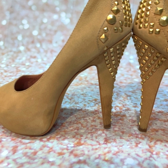 Vince Camuto Tan Leather Peep Toe Studded Heels - Picture 2 of 8
